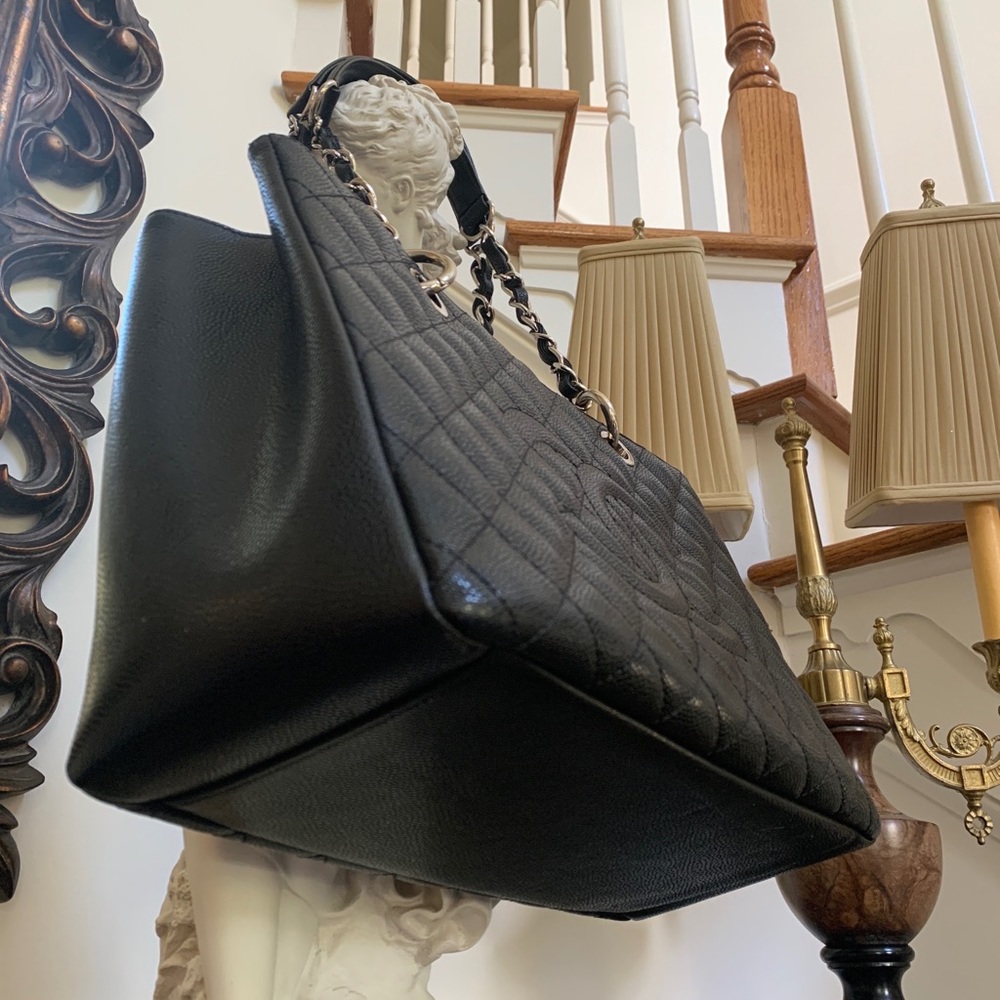 **SOLD** Chanel Black Caviar GST Tote Authentic - Picture 3 of 10